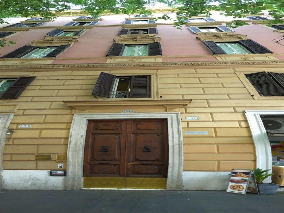 Merulana Star Pensión Roma